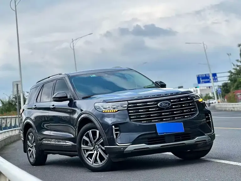 Ford Explorer EcoBoost 285 4 WD Titanium 7-seat