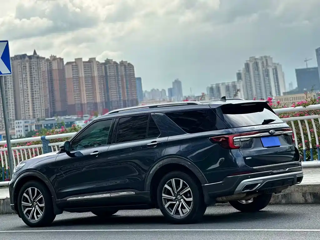 Explorer EcoBoost 285 4 WD Titanium 7-seat