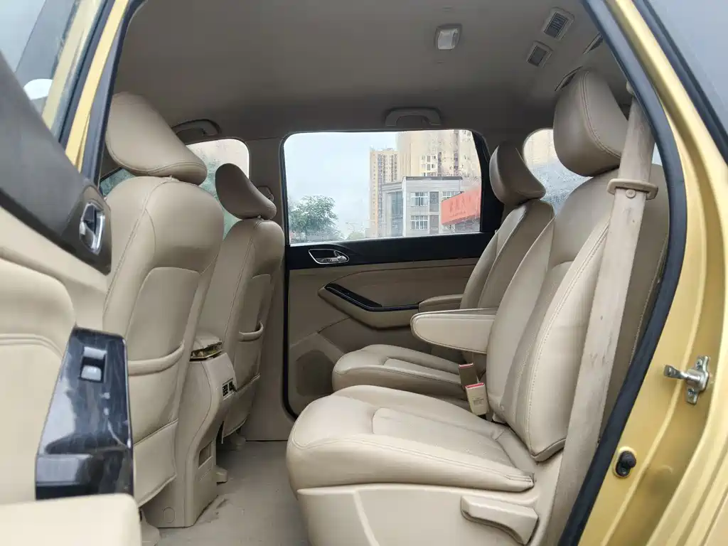 Baojun 730 1.5 L Manual Comfort 7-seat
