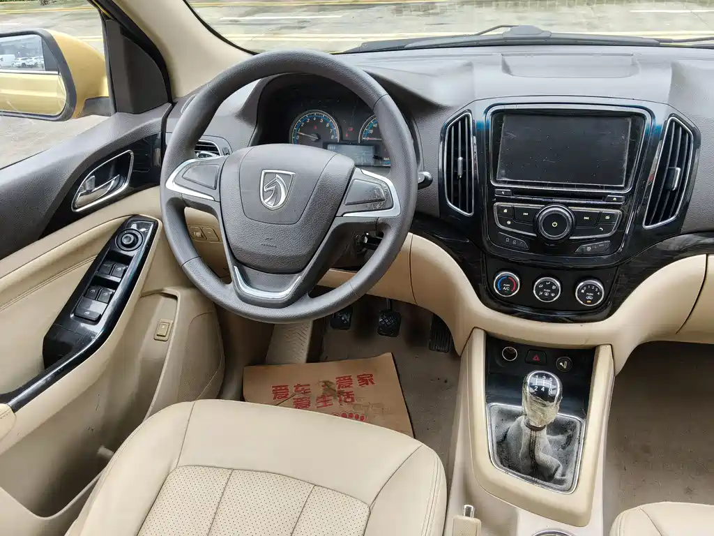 Baojun 730 1.5 L Manual Comfort 7-seat
