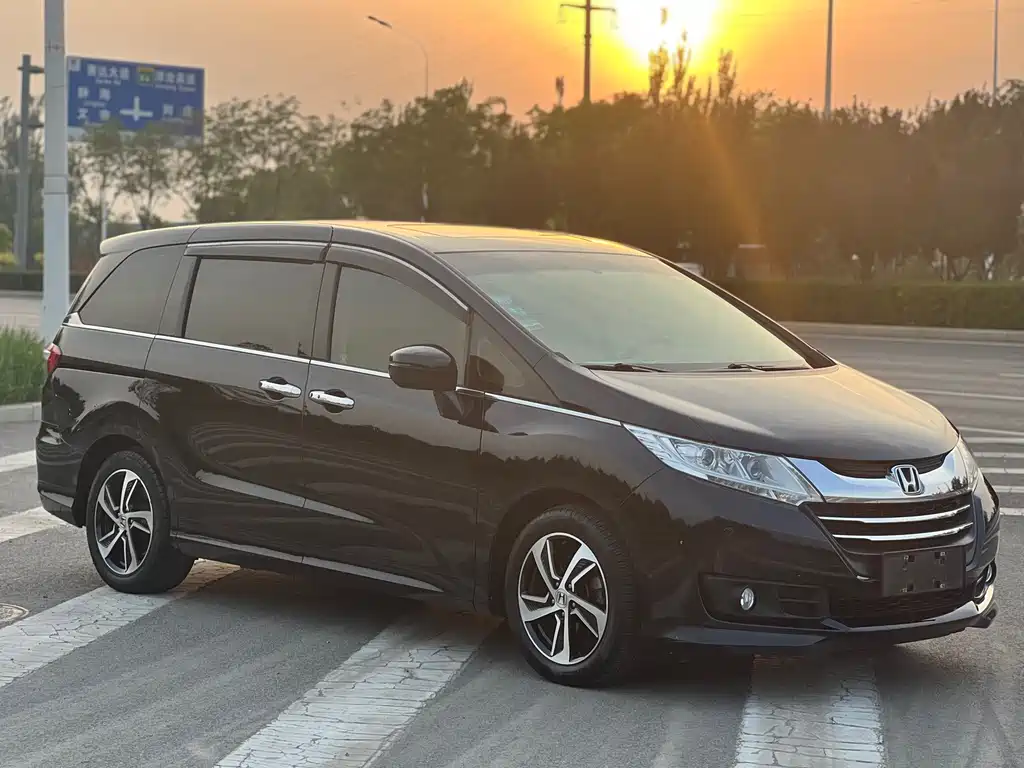Odyssey Facelift 2.4 L Luxury