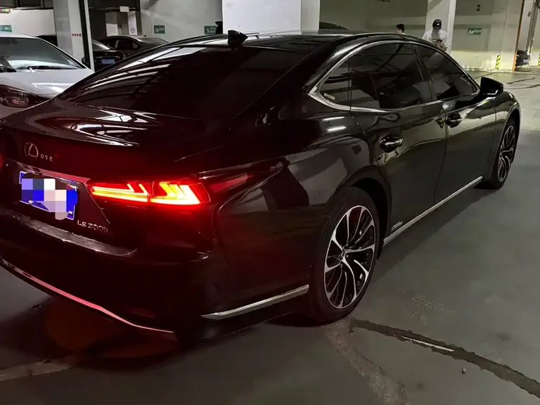 Lexus LS 500 h Executive