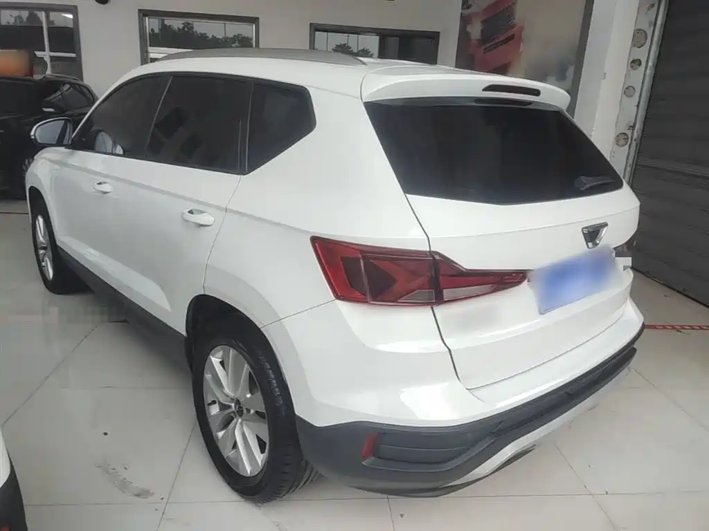 Jetta VS5 280 TSI Auto Progressive