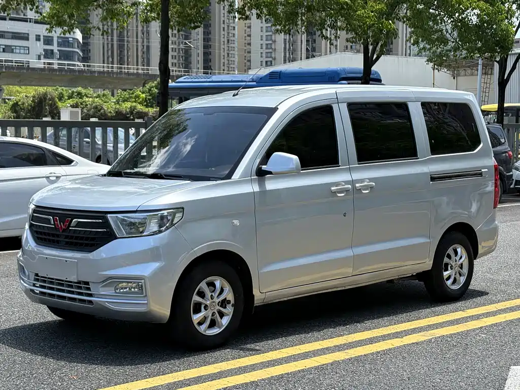 Wuling Hongguang V 五菱宏光V 2019款 1.5 L基本型国VI LAR