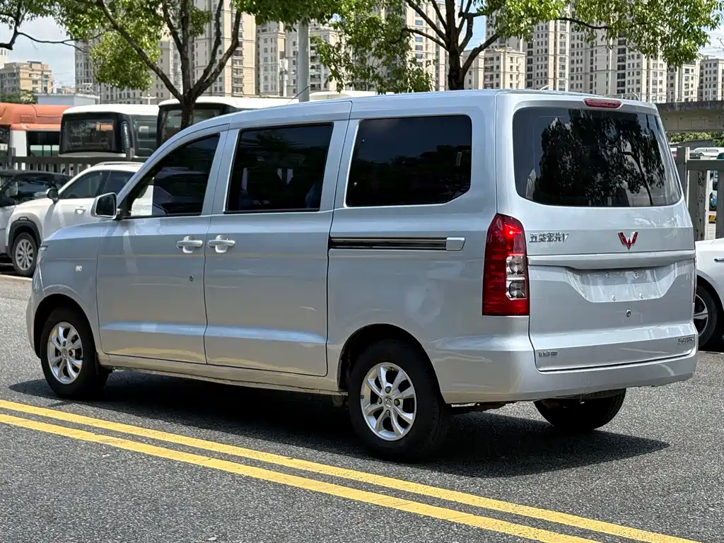 Wuling Hongguang V 五菱宏光V 2019款 1.5 L基本型国VI LAR