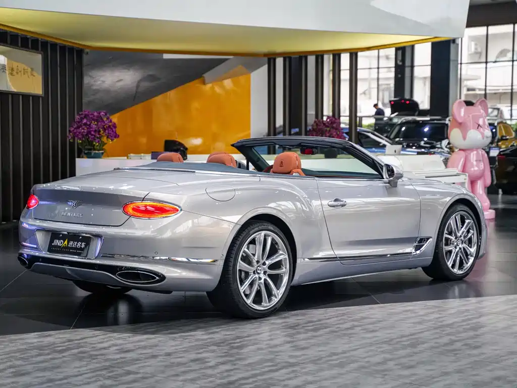 Continental GT 欧陆 2022款 6.0 T GT W12 Mulliner 敞篷版