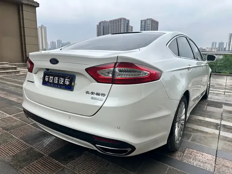 Ford Mondeo 2.0 L GTDi200 Fashion