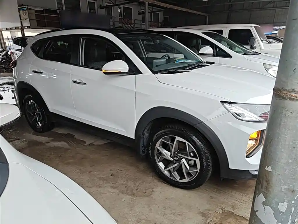 Tucson 280 TGDi 2 WD GLS Fashion CN-VI