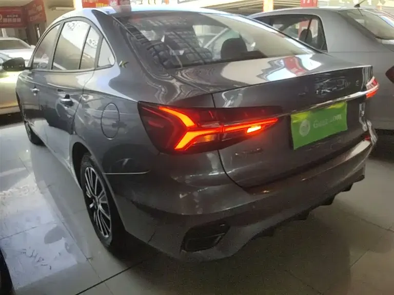 Roewe i5 1.5 L CVT Platinum