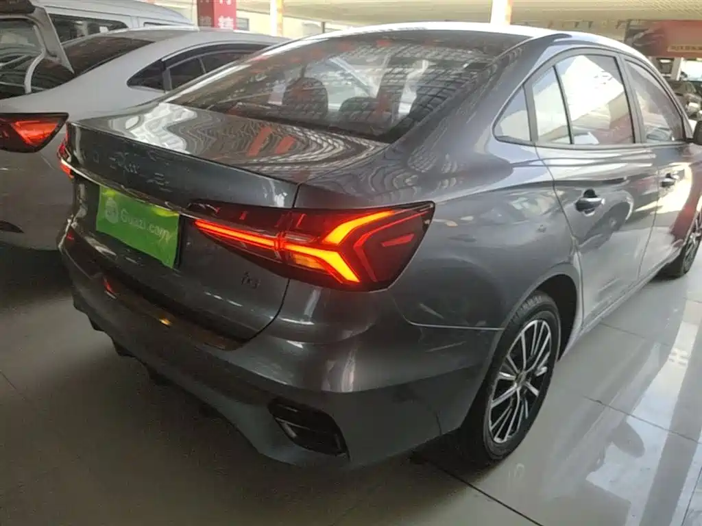 Roewe i5 1.5 L CVT Platinum
