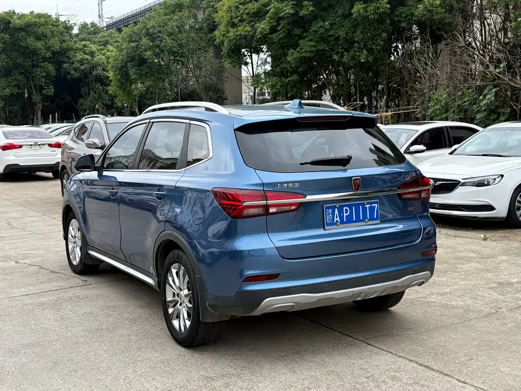 Roewe RX5 20 T 2 WD Manual Flagship