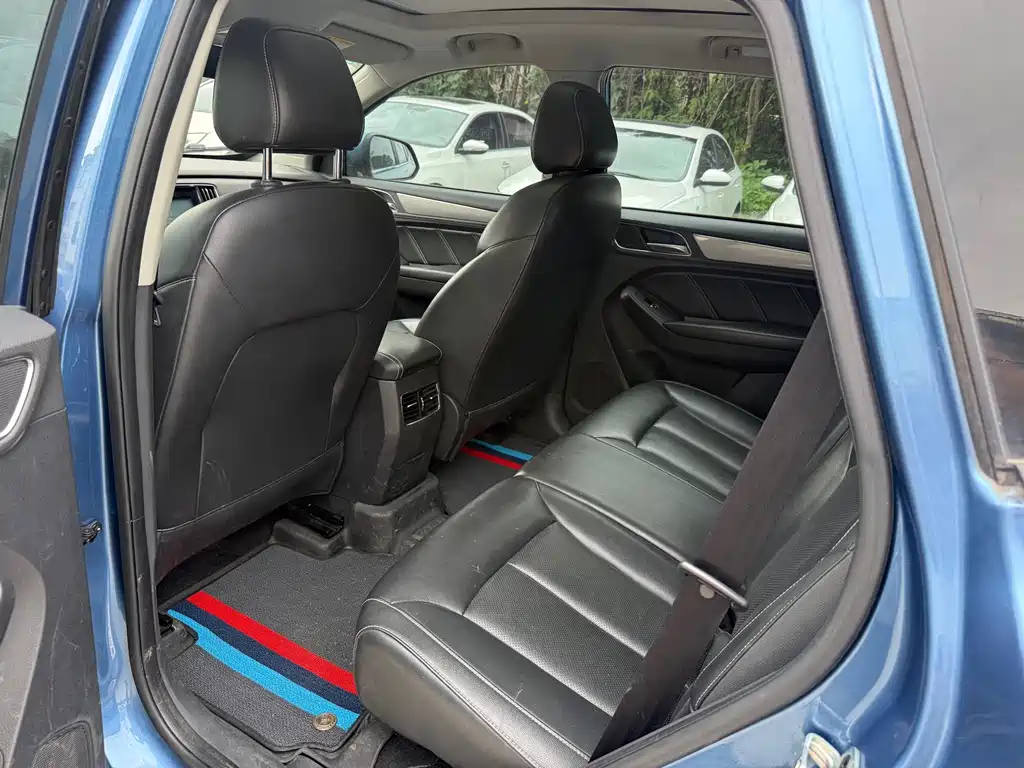 Roewe RX5 20 T 2 WD Manual Flagship