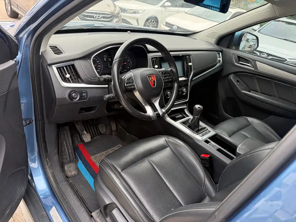 Roewe RX5 20 T 2 WD Manual Flagship
