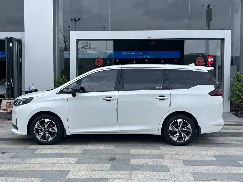GAC Trumpchi M6 PRO 270 T DCT Distinguished