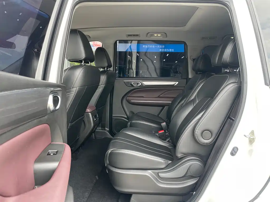 GAC Trumpchi M6 PRO 270 T DCT Distinguished