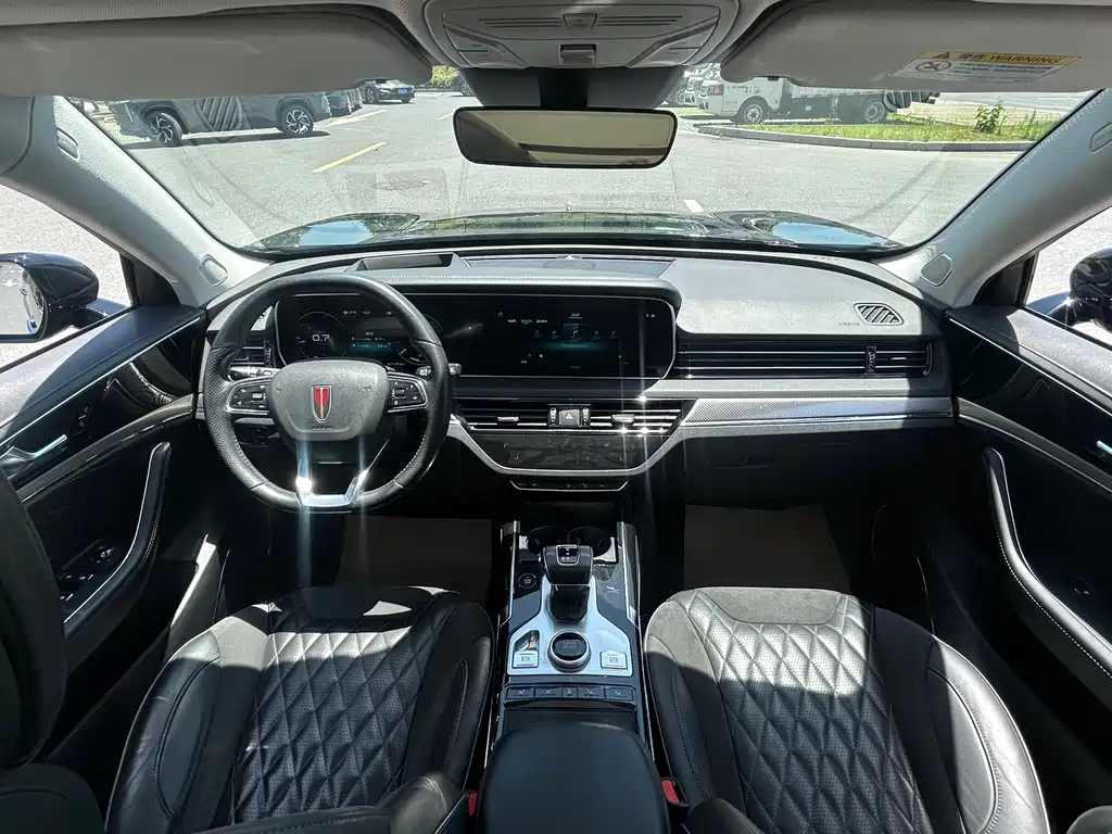 Hongqi HS5 2.0 T Connected Flagship Enjoyment