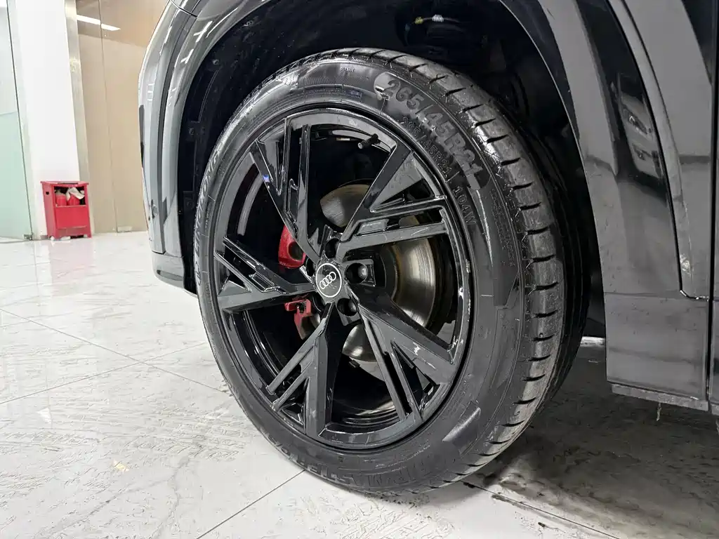 Audi Q6 45 TFSI quattro Black Warrior 6-seat
