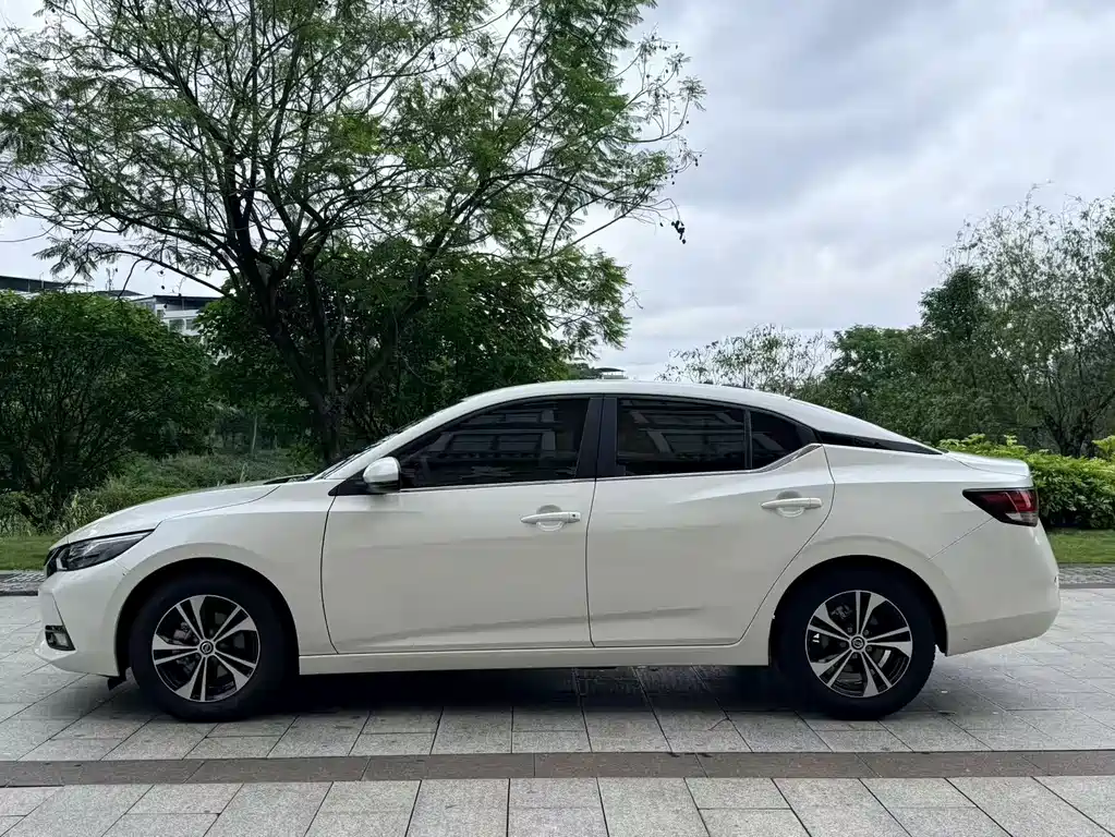 Sylphy 1.6 L XL CVT Joy