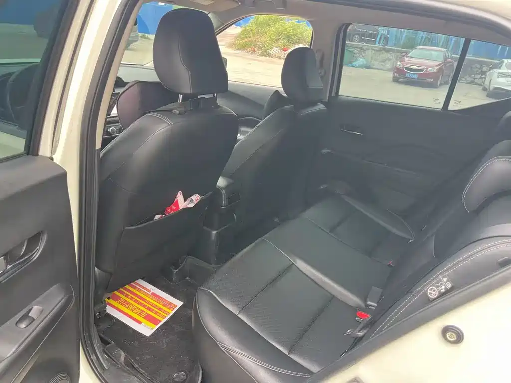 Kicks 1.5 L XV CVT Connected Luxury