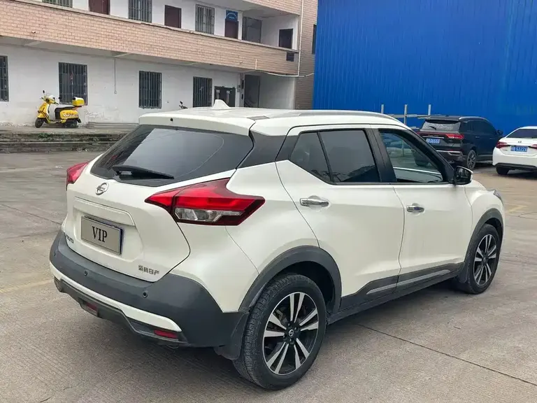 Nissan Kicks 1.5 L XV CVT Connected Luxury