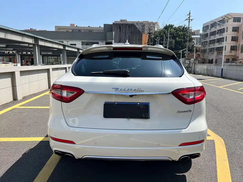 Levante 3.0 T Standard