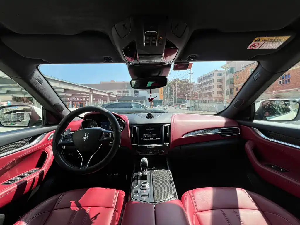 Levante 3.0 T Standard