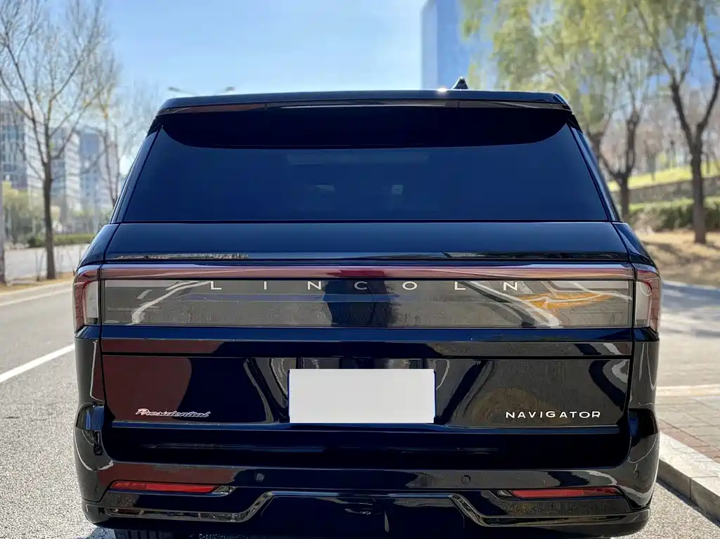 Navigator 3.5 T President