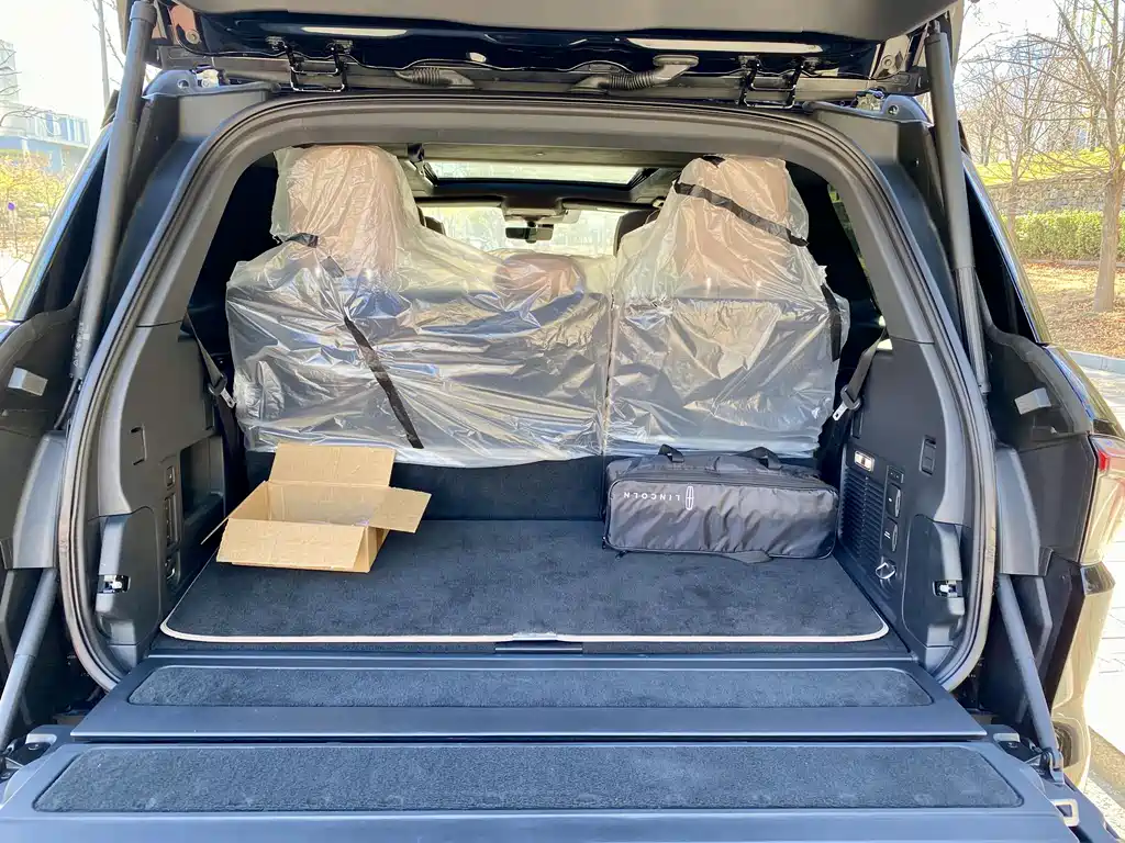 Navigator 3.5 T President