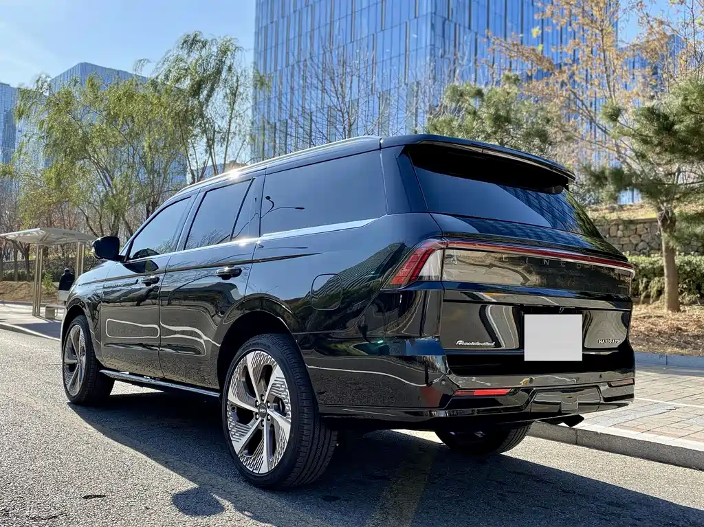 Navigator 3.5 T President