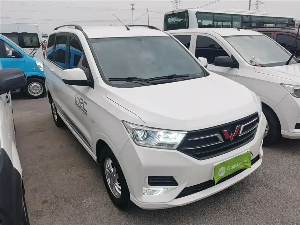 Wuling Hongguang Facelift 1.5 L S Comfort Electric Assist LAR
