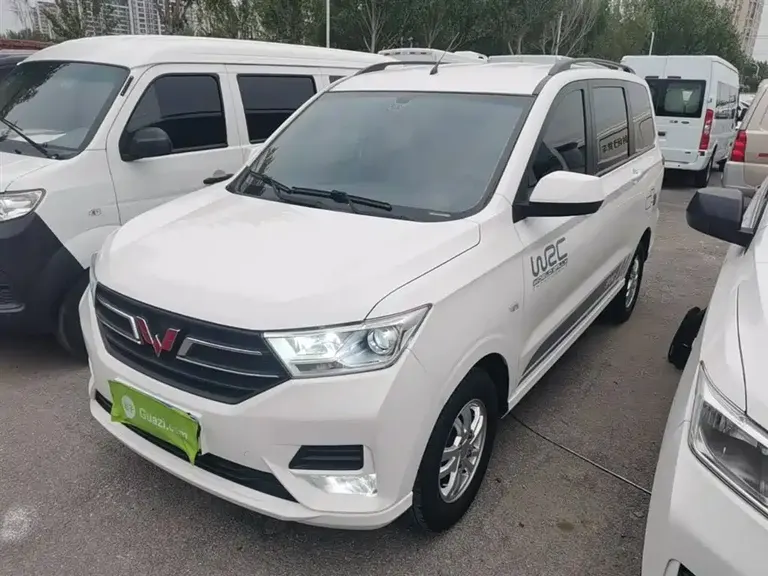 Wuling Hongguang Facelift 1.5 L S Comfort Electric Assist LAR