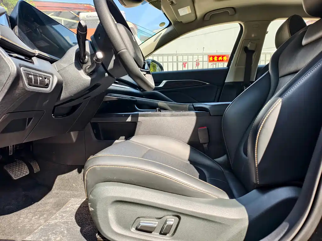 Besturn B70 奔腾B70 2024款 第四代 2.0 T 领御型