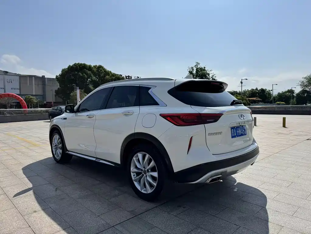 Infiniti QX50 2.0 T 2 WD Fashion