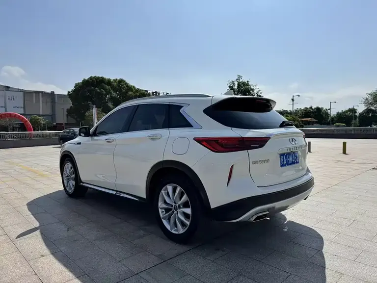 Infiniti QX50 2.0 T 2 WD Fashion