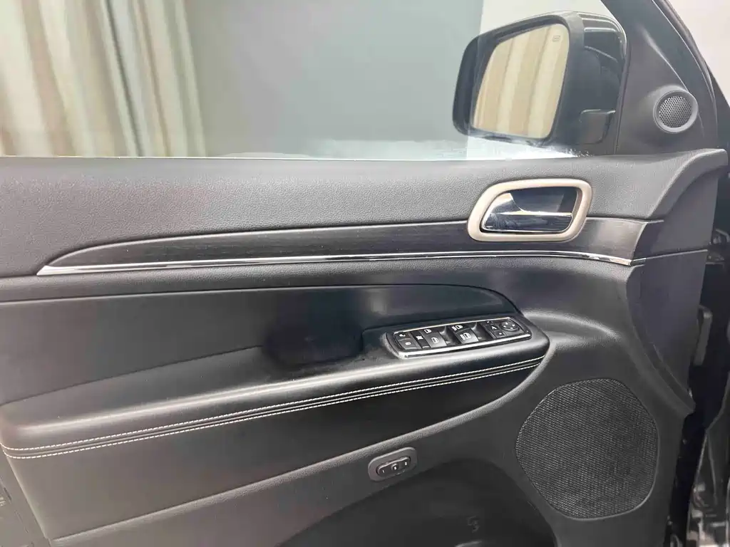 Grand Cherokee (Import) 3.0 L Comfort Enjoyment Navigation