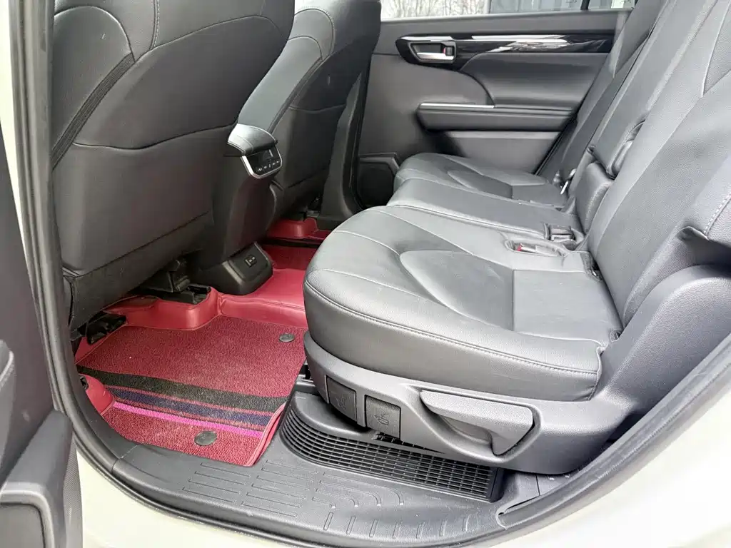 Highlander 2.5 L Smart e-Hybrid Dual Engine 4 WD Supreme 7-seat