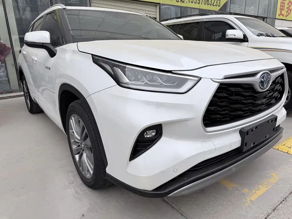 Highlander 2.5 L Smart e-Hybrid Dual Engine 4 WD Supreme 7-seat
