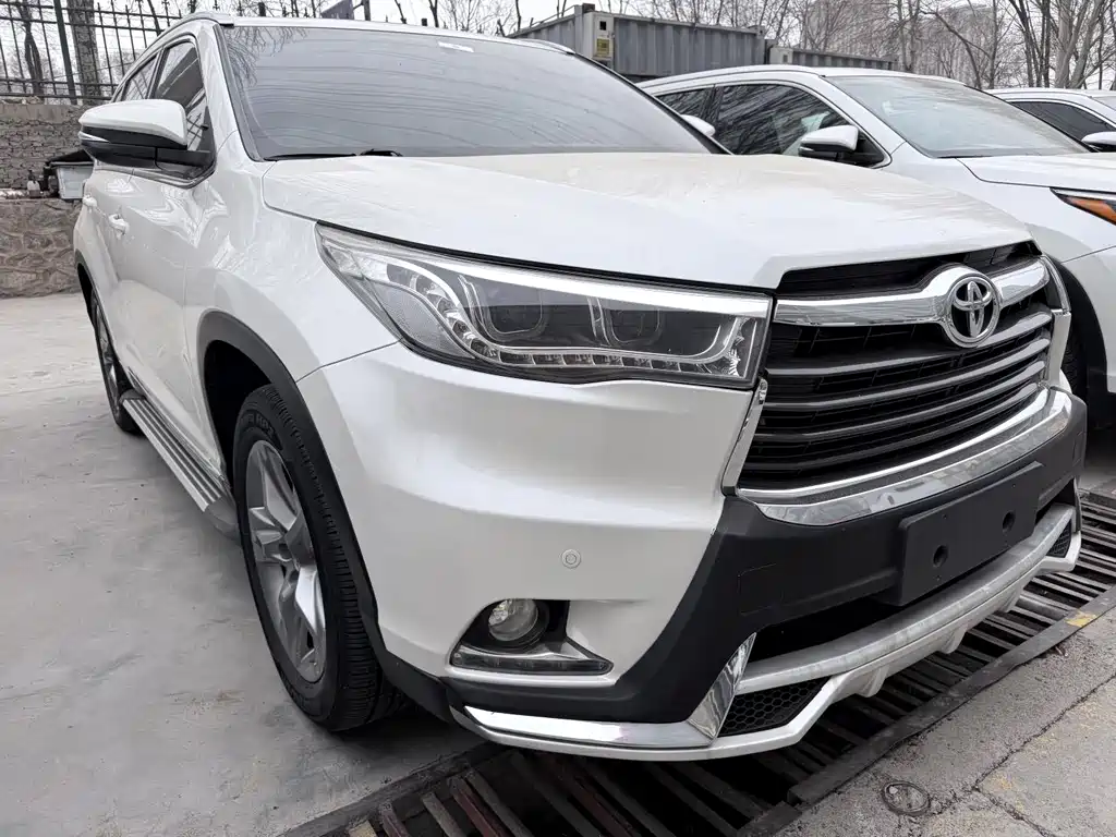 Highlander 2.0 T 4 WD Luxury 7-seat