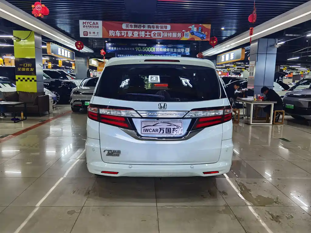 Odyssey 2.4 L Luxury