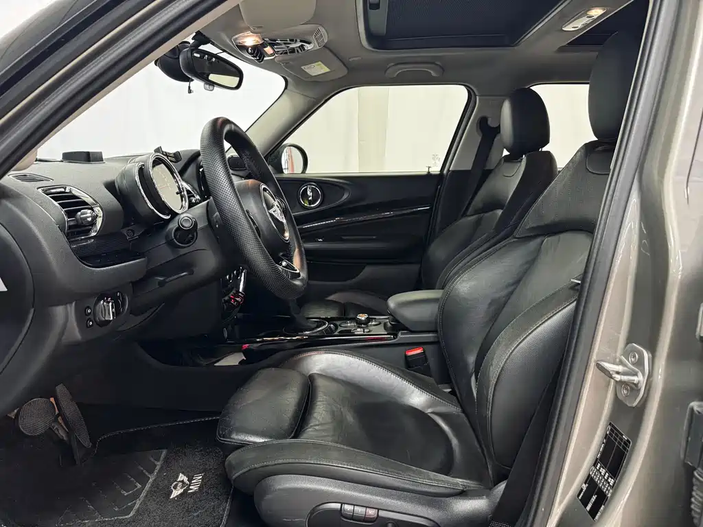 MINI CLUBMAN Facelift 1.5 T COOPER Connoisseur
