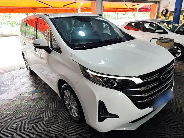 GAC Trumpchi M6 270 T DCT Luxury (7-seat)