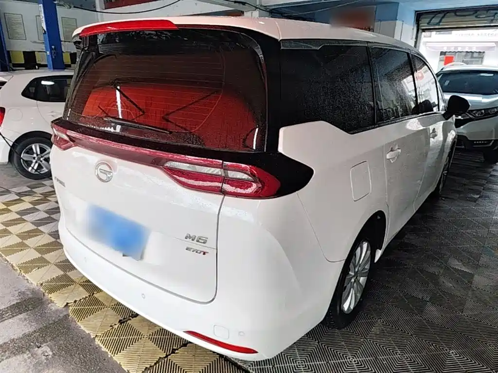 GAC Trumpchi M6 270 T DCT Luxury (7-seat)