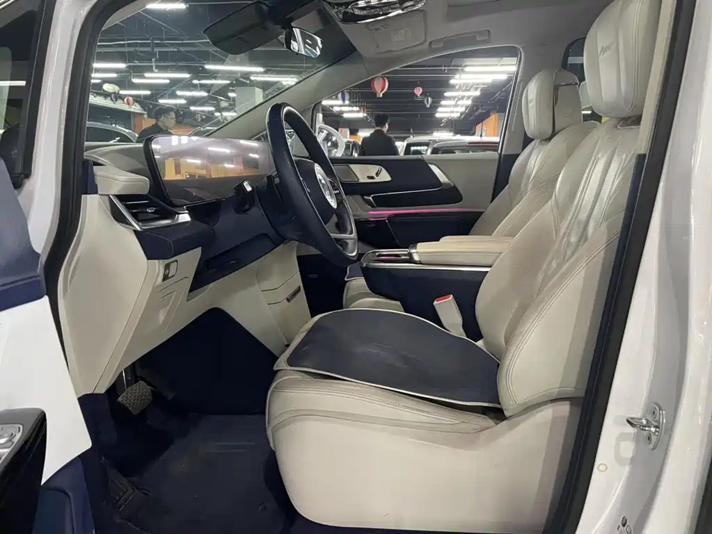 Century 2.0 T 6-seat Heritage