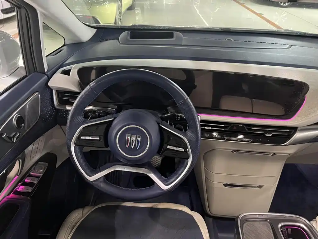 Century 2.0 T 6-seat Heritage