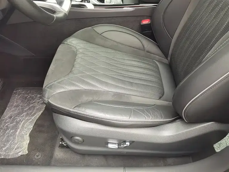 Hongqi HS5 Facelift 2.0 T Connected Flagship Enjoyment