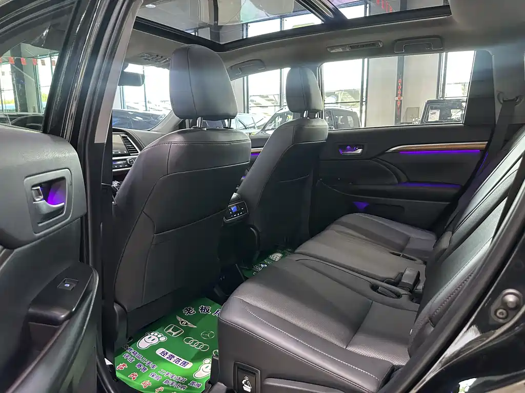 Highlander 2.0 T 4 WD Luxury 7-seat