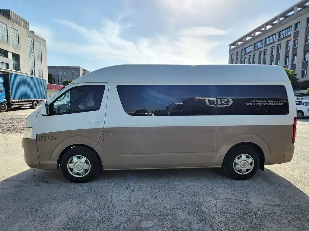 Fengjing G7 2.0 L LWB Commercial Cargo Van High Roof 6-seat4 Q20 M