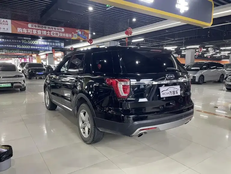 Ford Explorer (Import) 2.3 T Style