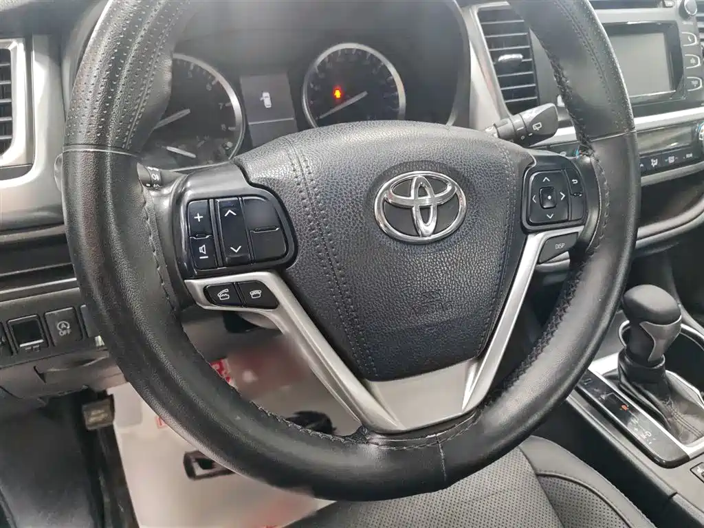 Highlander 2.0 T 4 WD Luxury 7-seat