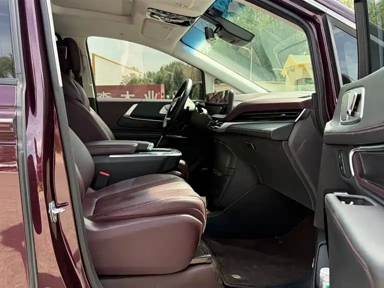 Century 2.0 T 6-seat Heritage